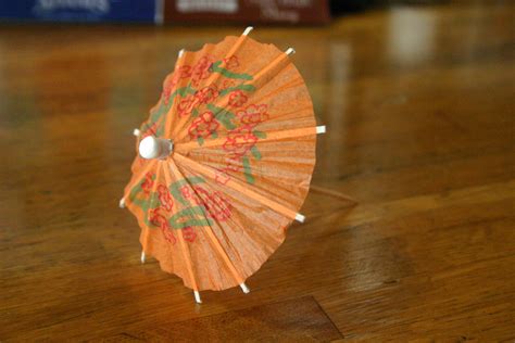 File:Cocktail Umbrella.jpg - Wikimedia Commons