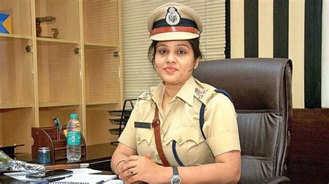 D Roopa, IPS officer who exposed VIP jail treatment to Sasikala, refuses to accept 'Namma ...