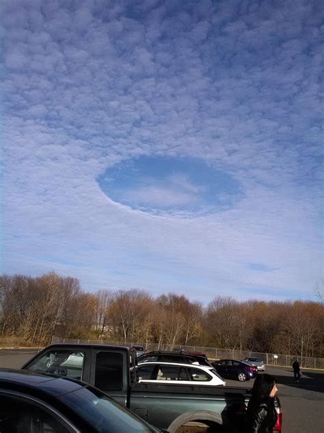 Unusual 'Hole Punch' Cloud Seen Over Massachusetts - CBS Boston