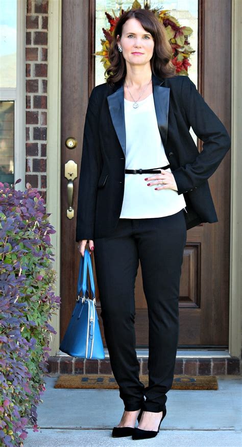 One Pair of Black Pants + 3 Outfit Ideas for Work | Mom Fabulous