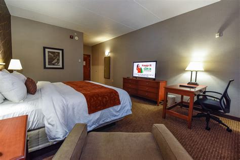 Wheeling Island Hotel-Casino-Racetrack, Wheeling: $89 Room Prices ...