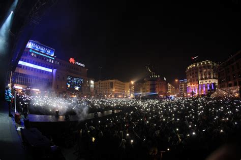 Dino Merlin draws more than 60.000 people for his New Year's Eve concert in Skopje - Republika ...