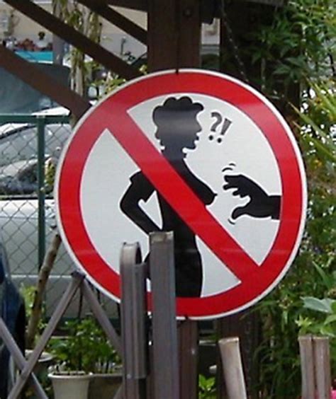 Blog FUAD - Informasi Dikongsi Bersama: 17 Funniest Warning Giving Signs Ever Found