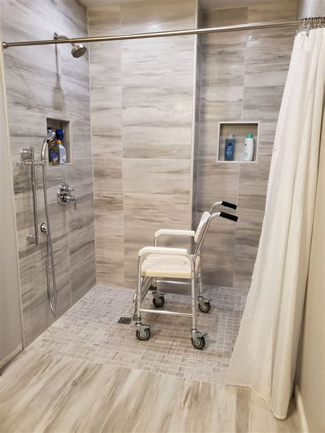 Roll-In Accessible Showers in Chicago, IL | EHLS