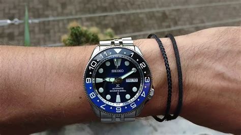 My new Seiko SKX Batman Mod. (6r15 movement) - YouTube