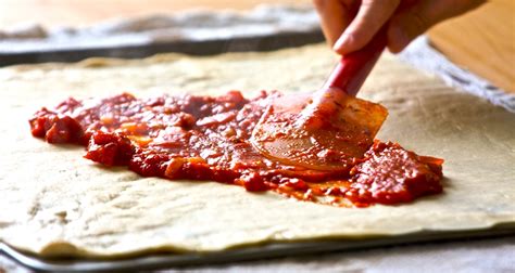 Delicious Food Recipes: THIN CRUST PIZZA DOUGH