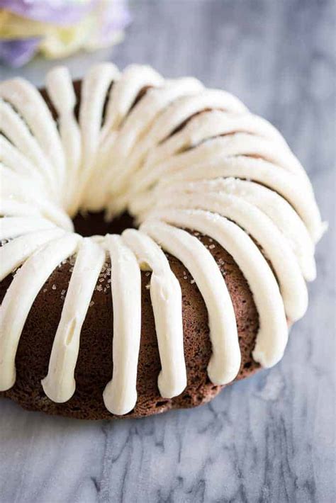 How To Decorate A Bundt Cake With Cream Cheese Frosting | Shelly Lighting