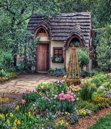 Flower Love — Beautiful cottage and garden | Beautiful cottages, Cottage garden design, Cottage ...