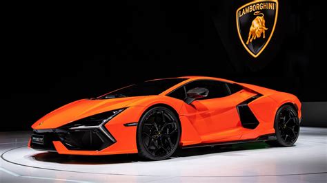 Watch how the Lamborghini Revuelto is made