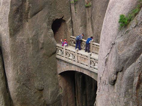 Hiking on Yellow Mountain, Mount Huangshan Hike Photos - Easy Tour China