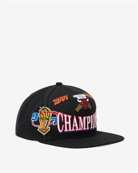 Shop Mitchell & Ness Chicago Bulls 1997 Champions Snapback Hat HHSS1077 ...