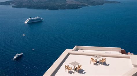 The best Santorini shore excursions for cruise passengers