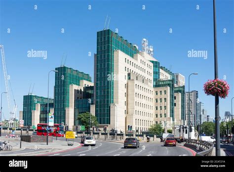 British Intelligence Service Mi6 Headquarters High Resolution Stock Photography and Images - Alamy