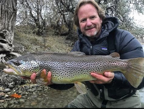 Fly Tying: The Belly Bumper Bunker with Kelly Galloup - Fly Life Magazine