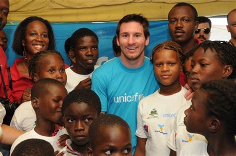 Leo Messi con l'UNICEF ad Haiti (photogallery) | UNICEF Italia