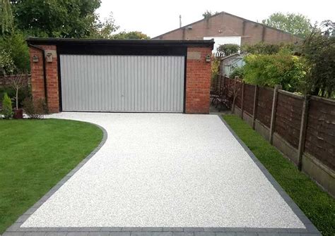 Resin Bound Driveways | UK Resin Drives Ltd in 2020 | Driveway design ...