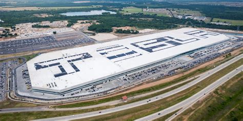 Tesla reveals unbelievable employment numbers at Giga Texas | Electrek