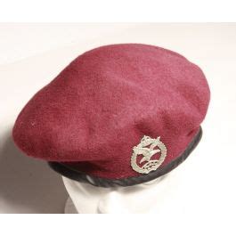 British WWII Army Air Corps Glider Pilot Regiment Maroon beret with badge