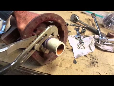 Rebuilding a Old Well Hand Pump - DIY - YouTube