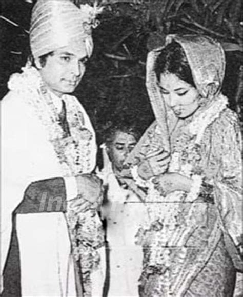 Asrani with wife Manju Asrani Photo