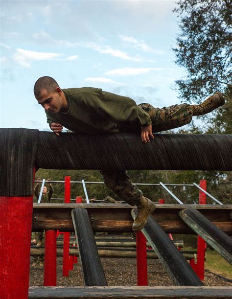 DVIDS - Images - Marine recruits test strength, balance on Parris Island obstacle course [Image ...