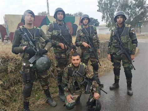 Palestinian soldiers undergoing training at Pakistan's Special Services ...