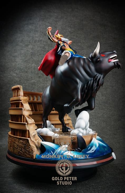 One Piece Luffy - Colosseum Lucy with Brutal Bull Statue Figurine by Gold Peter Studio, Hobbies ...