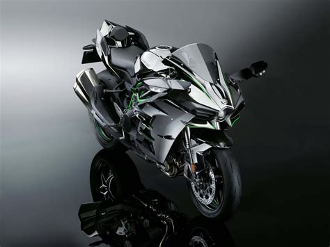 Kawasaki Ninja H2 - The Ultimate Street Bike? - Asphalt & Rubber