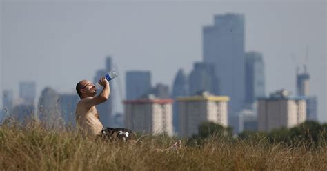 UK saw second-warmest year on record in 2023, says Met Office | Reuters