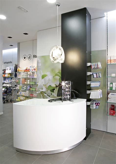 Small Pharmacy Shop Interior Design Ideas - Retail Shop Interior Design ...