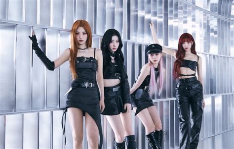 The 10 best ITZY songs, according to the girl group themselves