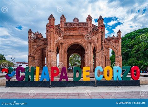 Fountain in Chiapa De Corzo Stock Image - Image of monument, artistic ...