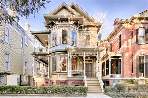 Real Estate Rom Com: History Loves Company in Savannah | Victorian ...