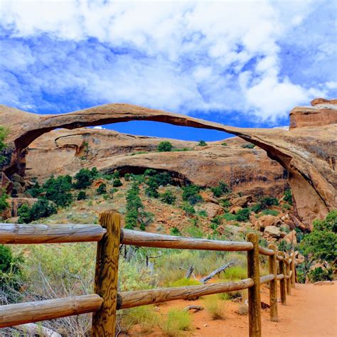 Landscape Arch Hiking Trail in Utah - Frederik Maesen