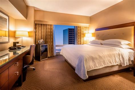 Hotel Rooms in Indianapolis Indiana - Suites | Sheraton Indianapolis Hotel