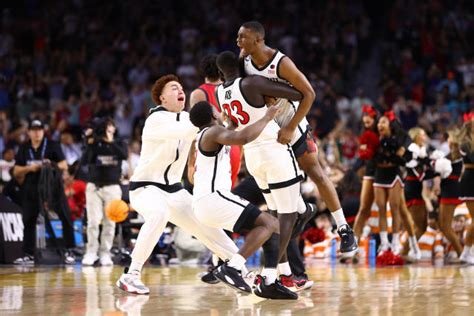 Final Four: Lamont Butler hits buzzer-beater to lift San Diego State over Florida Atlantic in ...