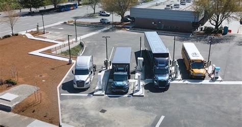 Daimler unveils new 'first of its kind' electric truck charging station | Electrek