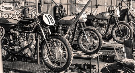 Racing Classic Motorcycles