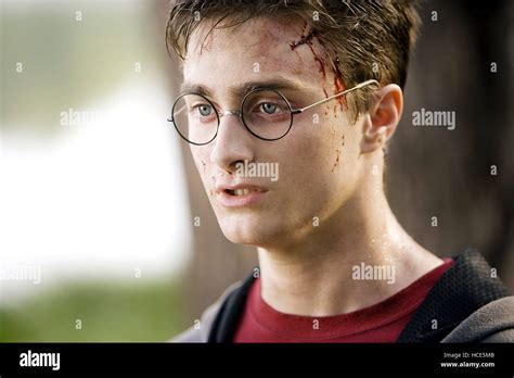 HARRY POTTER AND THE ORDER OF THE PHOENIX, Daniel Radcliffe, 2007. Ph: Murray Close/©Warner Bros ...