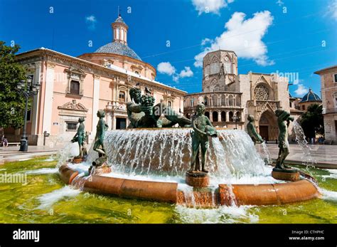 Turia Brunnen, Plaza De La Virgen, Valencia, Spanien Stockfotografie ...