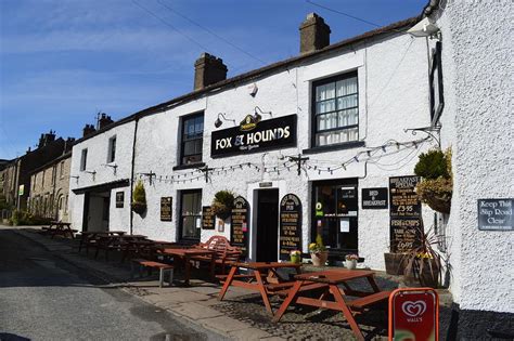 THE FOX & HOUNDS - Updated October 2024 - West Burton, Leyburn, North Yorkshire, United Kingdom ...