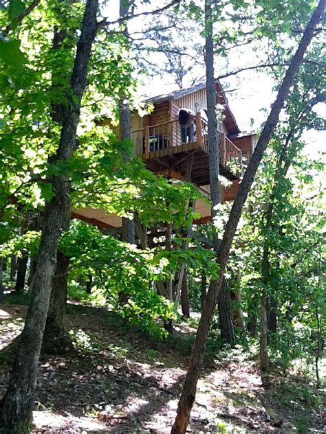 Treehouse Cottages - Eureka Springs. Might spend our anniversary there ...