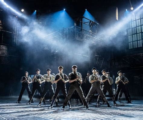 Disneys Newsies Review: Full Standing Ovation Thoroughly Deserved!