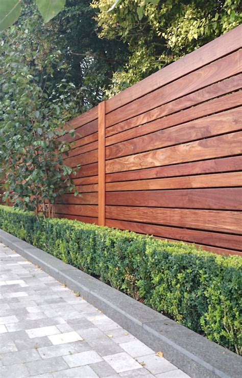 wood fence designs pics - Backyard Fencing Ideas HomesFeed - WoodsInfo