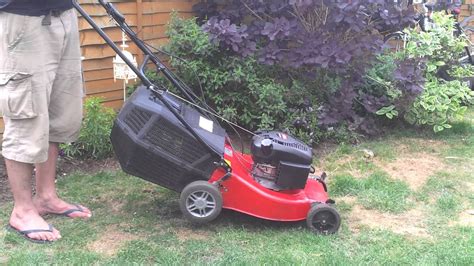 Champion 46 cm self propelled lawnmower - YouTube