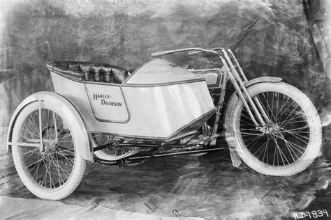 The History of Harley-Davidson Picture Gallery | Edmunds