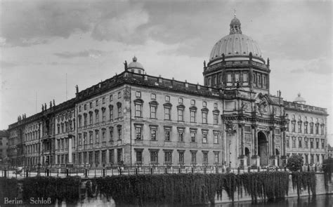 Reconstruction of the Berlin City Palace: Stadtschloss Berlin, wherefore art thou? • Die Bärliner