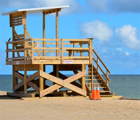 Empty Lifeguard Stand Free Stock Photo - Public Domain Pictures