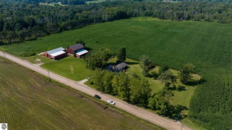 Circa 1913 Hobby Farm For Sale W/Stone Farmhouse/Barn And Outbuilding on 2.8 Acres Michigan ...