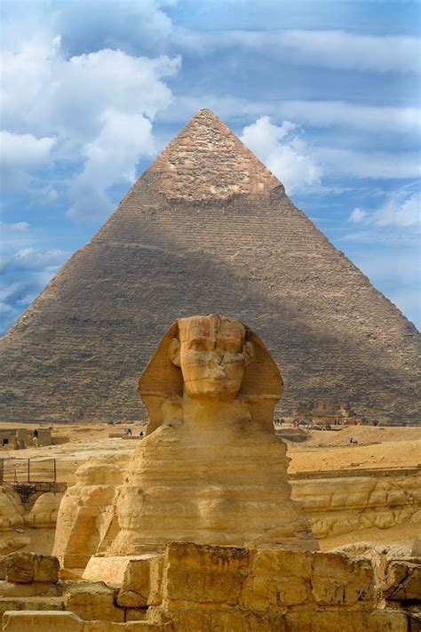 The Great Sphinx with the Pyramid of Khafra behind at Giza | Paesaggi, Arte egiziana, Giza